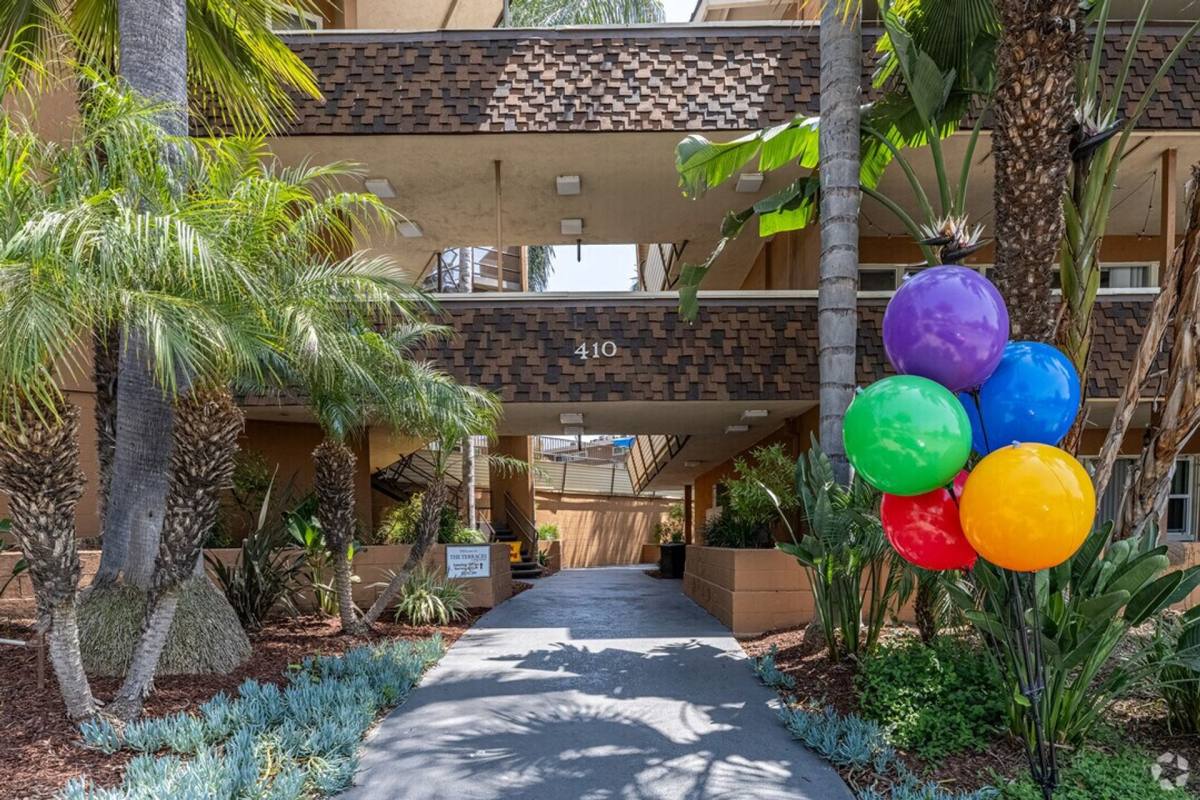Apartment for rent at 410 Raymondale Dr, South Pasadena, CA 91030