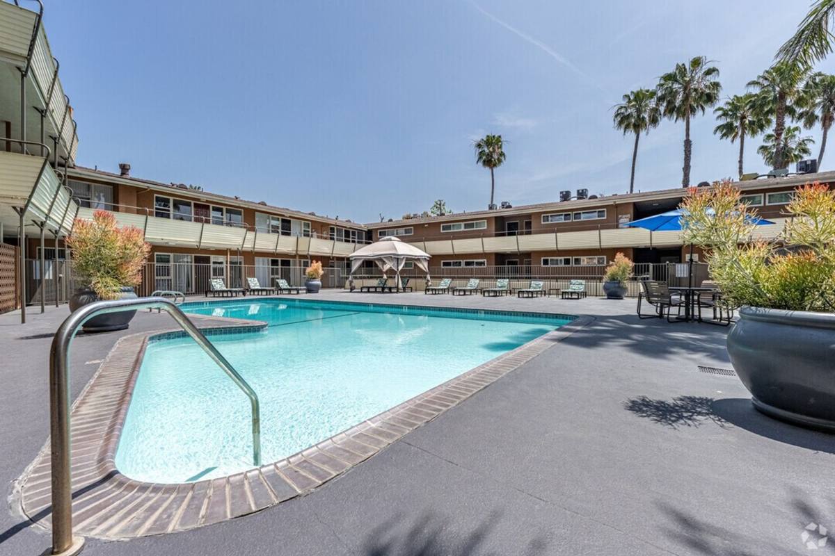 Apartment for rent at 410 Raymondale Dr, South Pasadena, CA 91030