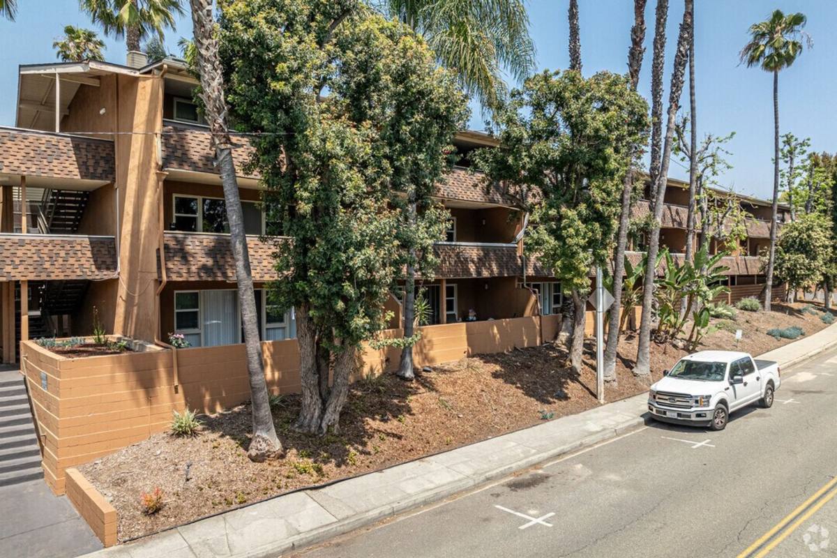 Apartment for rent at 410 Raymondale Dr, South Pasadena, CA 91030