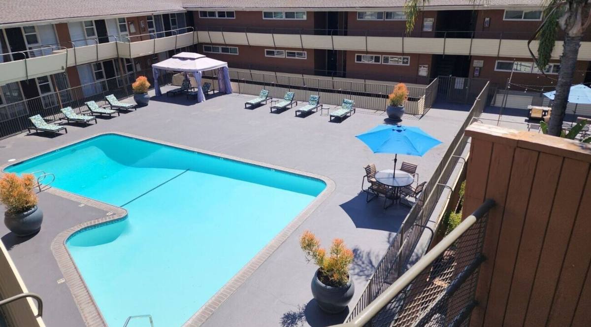 Apartment for rent at 410 Raymondale Dr, South Pasadena, CA 91030