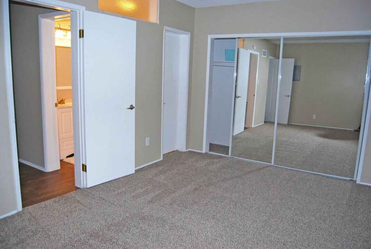 Apartment for rent at 410 Raymondale Dr, South Pasadena, CA 91030