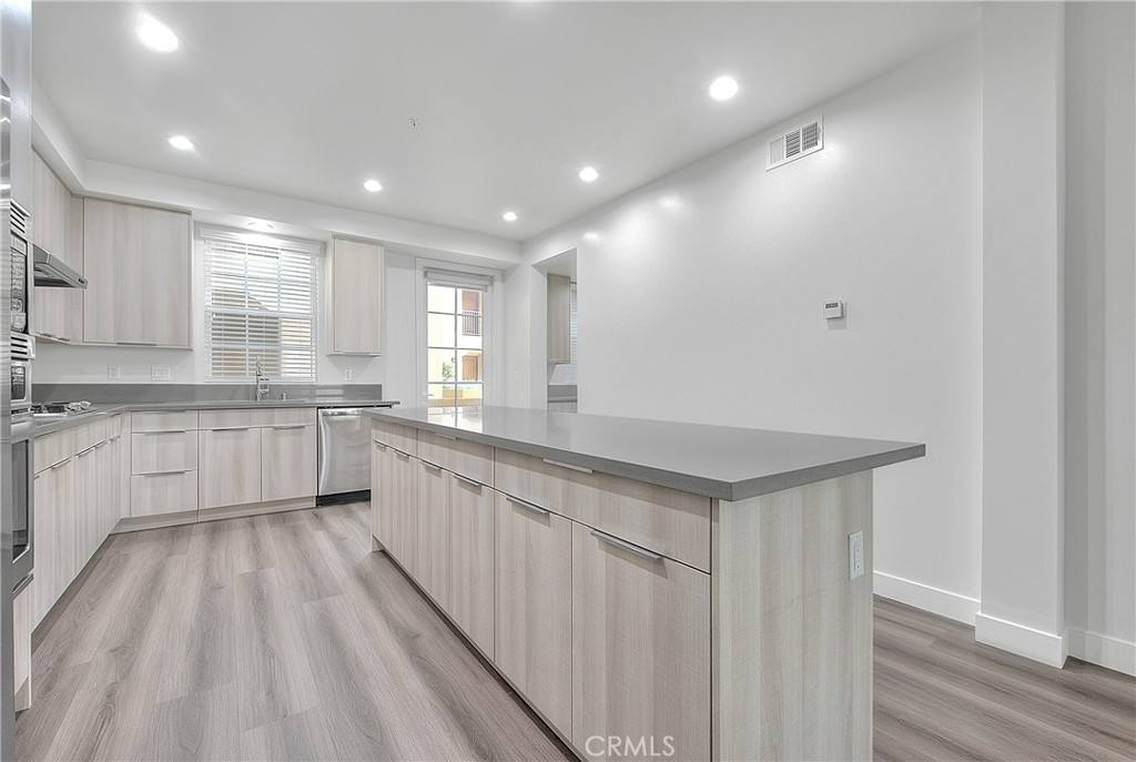Apartment for rent at 501 W Foothill Blvd #107, Claremont, CA 91711
