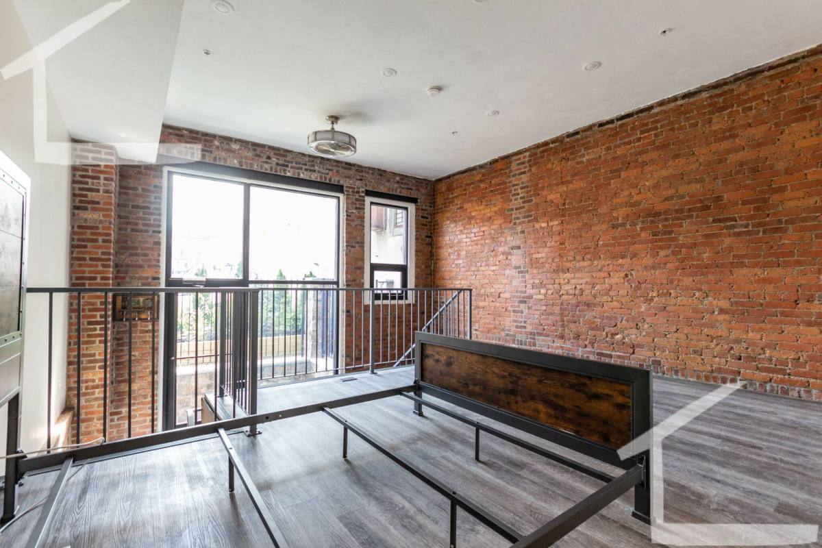 Apartment for rent at 1037 Commonwealth Ave, Brookline, MA 02445