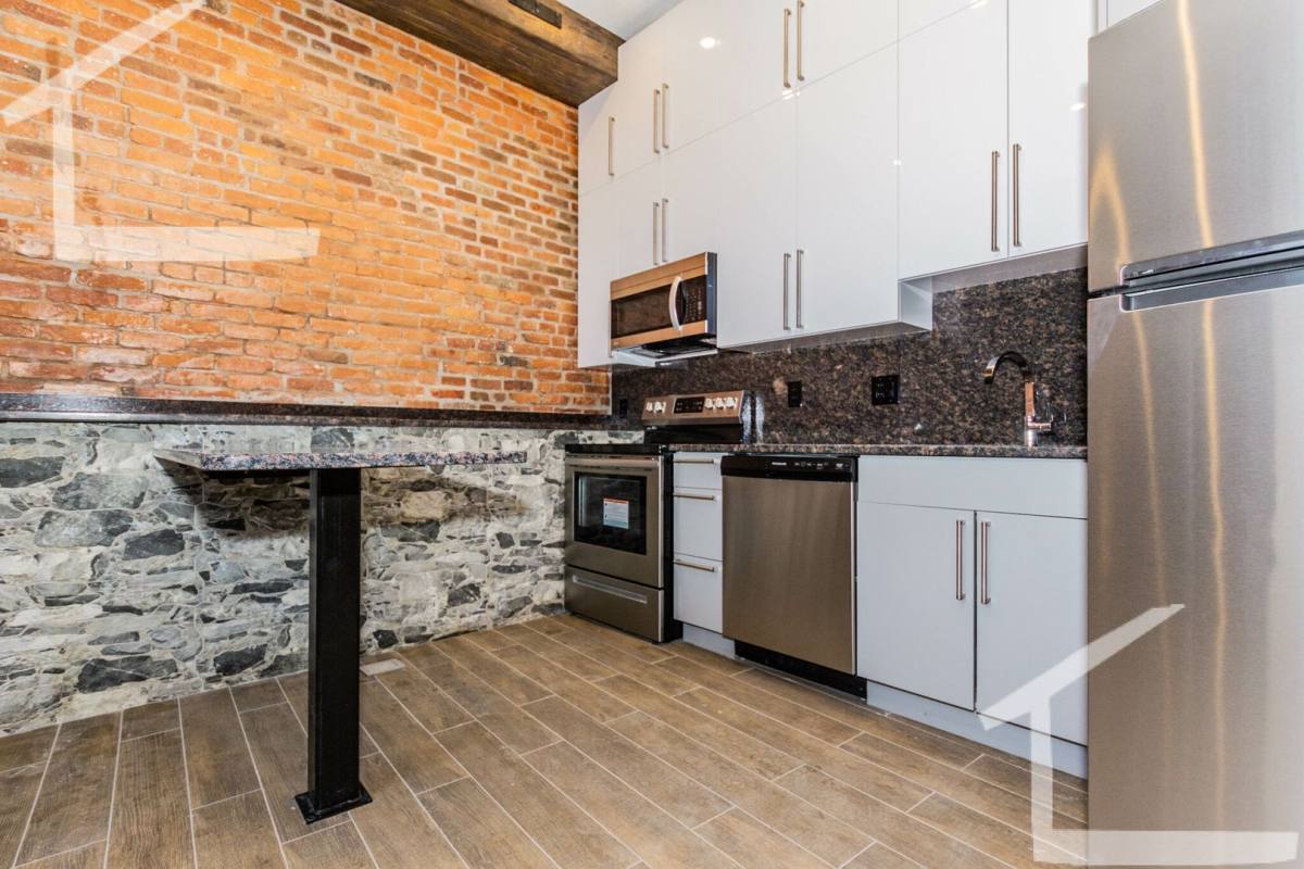 Apartment for rent at 1037 Commonwealth Ave, Brookline, MA 02445