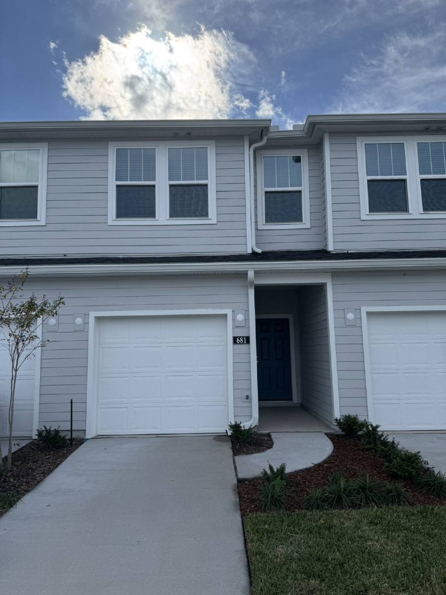 Townhouse for rent at 681 Holly Lakes Dr, Orange Park, FL 32073