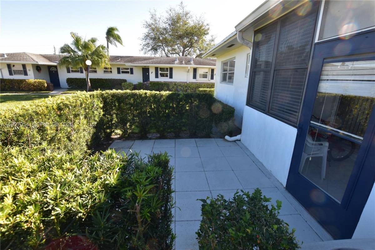 Apartment for rent at 2750 Emory Dr W #2750H, West Palm Beach, FL 33415