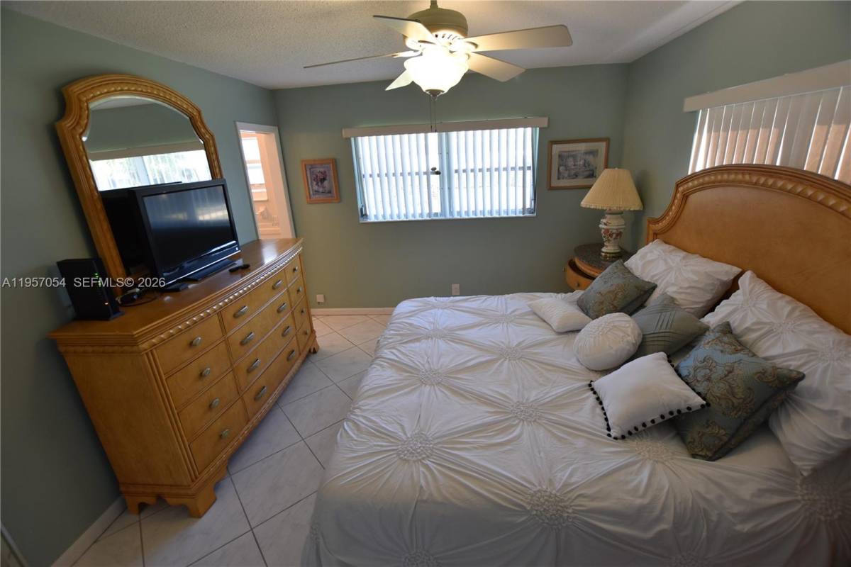 Apartment for rent at 2750 Emory Dr W #2750H, West Palm Beach, FL 33415