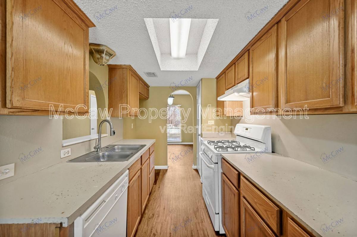 House for rent at 207 Evelyn St, Desoto, TX 75115