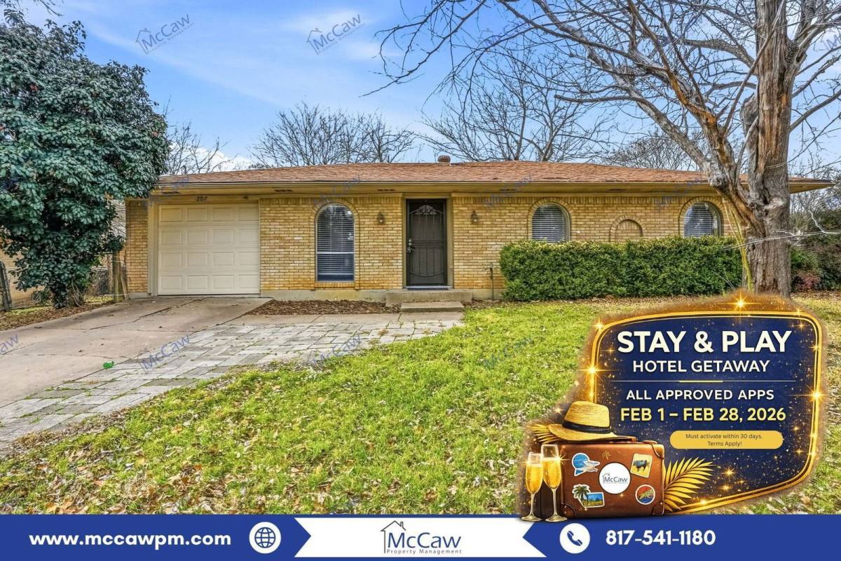 House for rent at 207 Evelyn St, Desoto, TX 75115