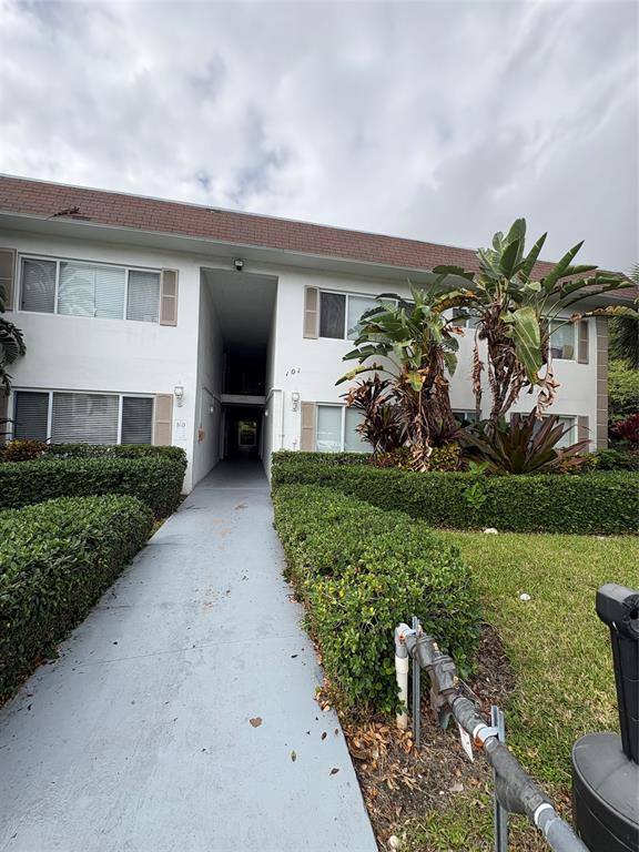 Apartment for rent at 101 SE 6th Ave #101-2, Pompano Beach, FL 33060