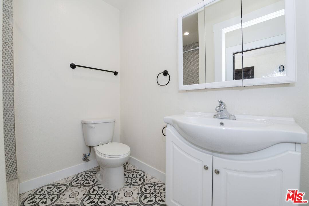 Apartment for rent at 520 W 82nd St #520524 1 4, Los Angeles, CA 90044