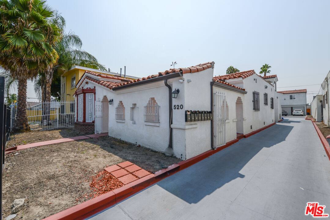 Apartment for rent at 520 W 82nd St #520524 1 4, Los Angeles, CA 90044