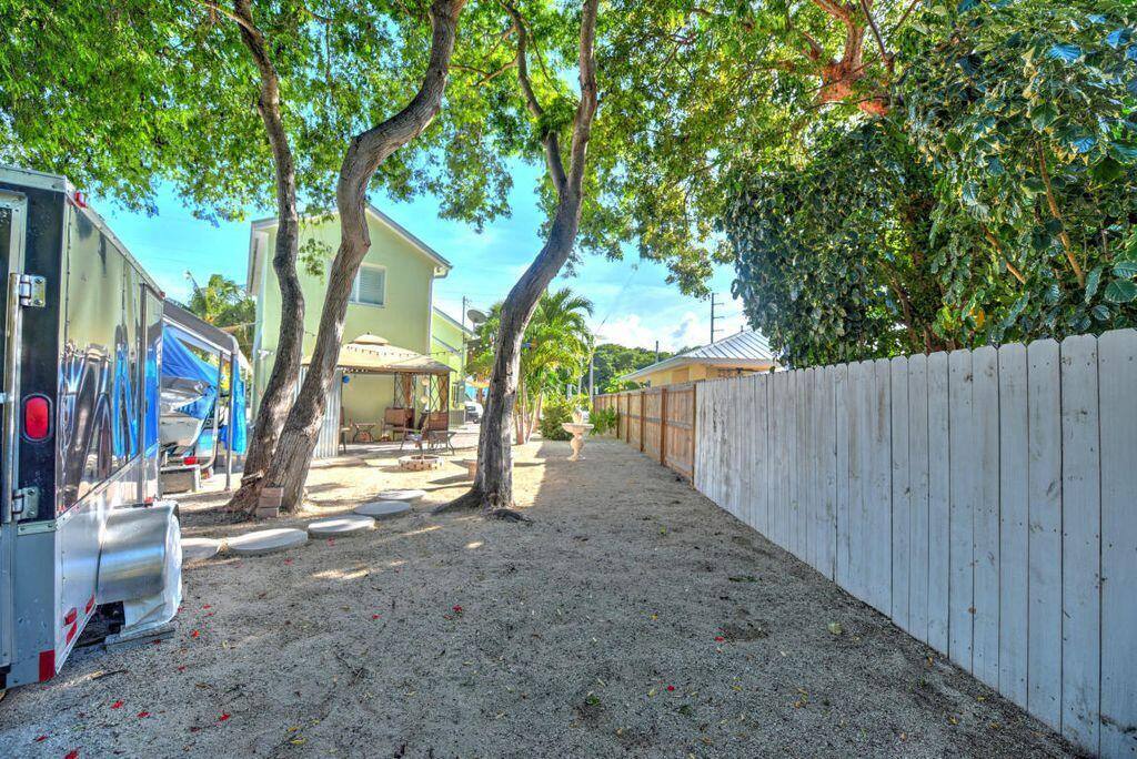 Apartment for rent at 2 Bonefish Ave #2, Key Largo, FL 33037