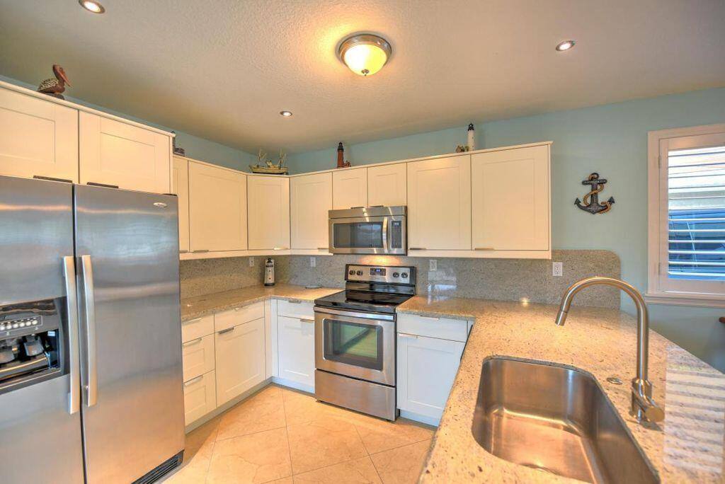 Apartment for rent at 2 Bonefish Ave #2, Key Largo, FL 33037