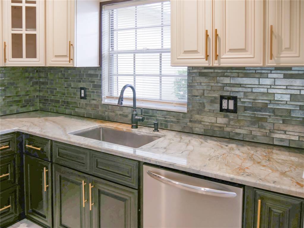 Apartment for rent at 2411 Aspinwall St, Sarasota, FL 34237