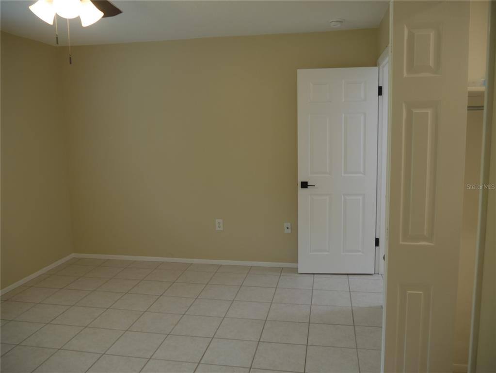 Apartment for rent at 2411 Aspinwall St, Sarasota, FL 34237