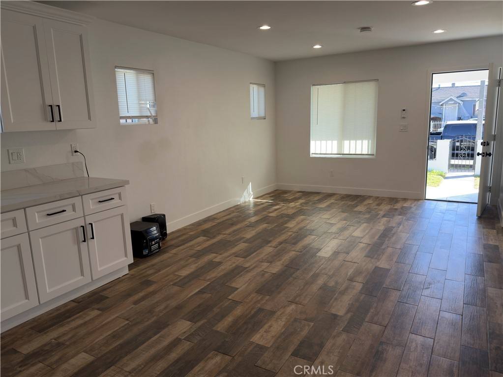 Apartment for rent at 523 W 78th St #523, Los Angeles, CA 90044