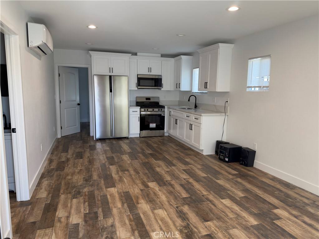 Apartment for rent at 523 W 78th St #523, Los Angeles, CA 90044