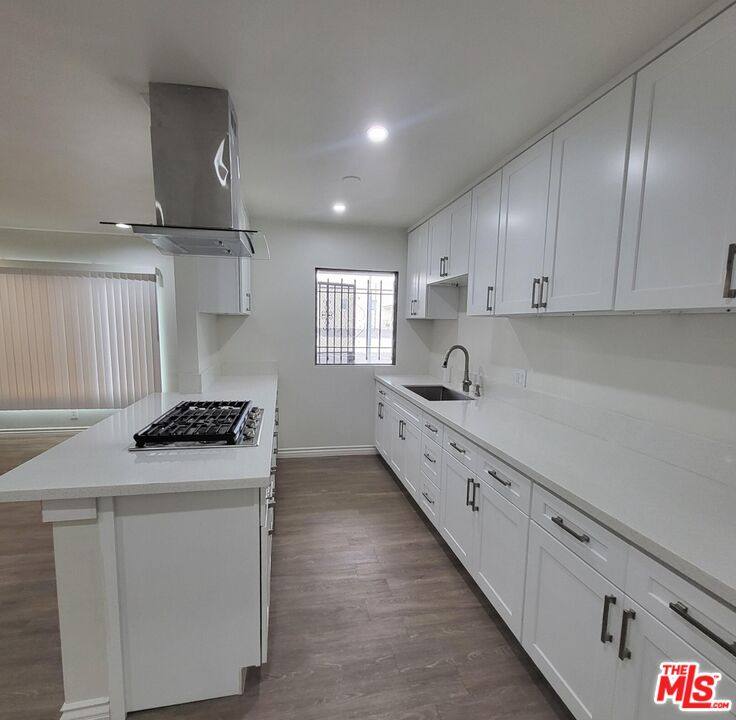 Apartment for rent at 933 S Norton Ave #933-5, Los Angeles, CA 90019