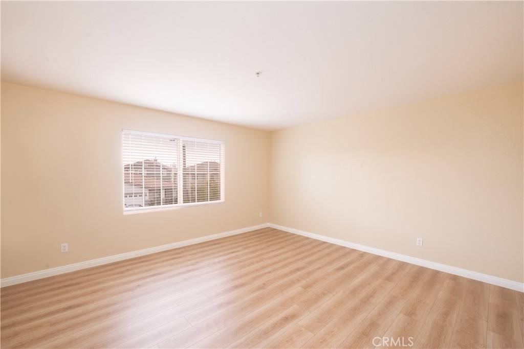 Apartment for rent at 5916 Wilshire Dr, Fontana, CA 92336