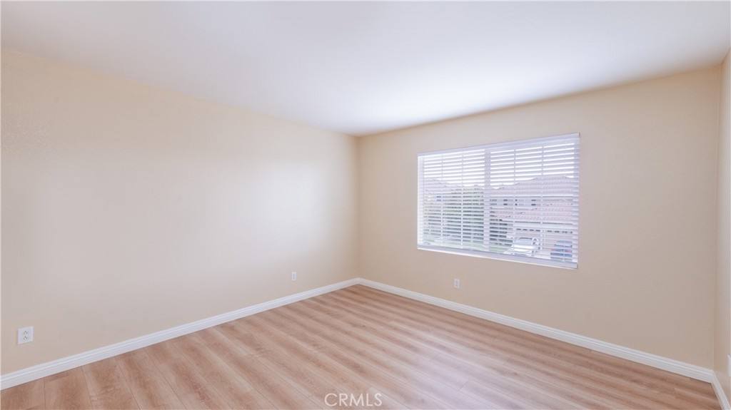 Apartment for rent at 5916 Wilshire Dr, Fontana, CA 92336