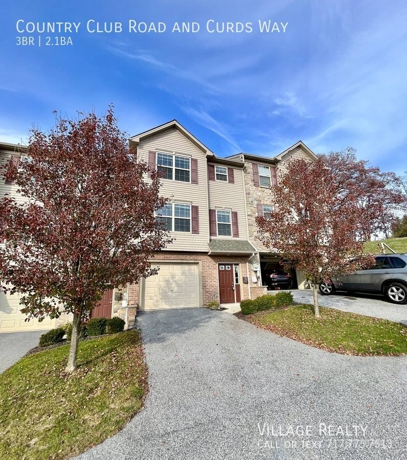 Townhouse for rent at 705 Country Club Rd, Red Lion, PA 17356