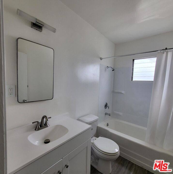 Apartment for rent at 933 S Norton Ave #933-4, Los Angeles, CA 90019