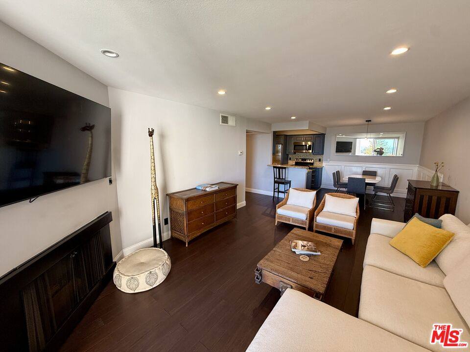 Condo for rent at 8530 Holloway Dr #318, West Hollywood, CA 90069