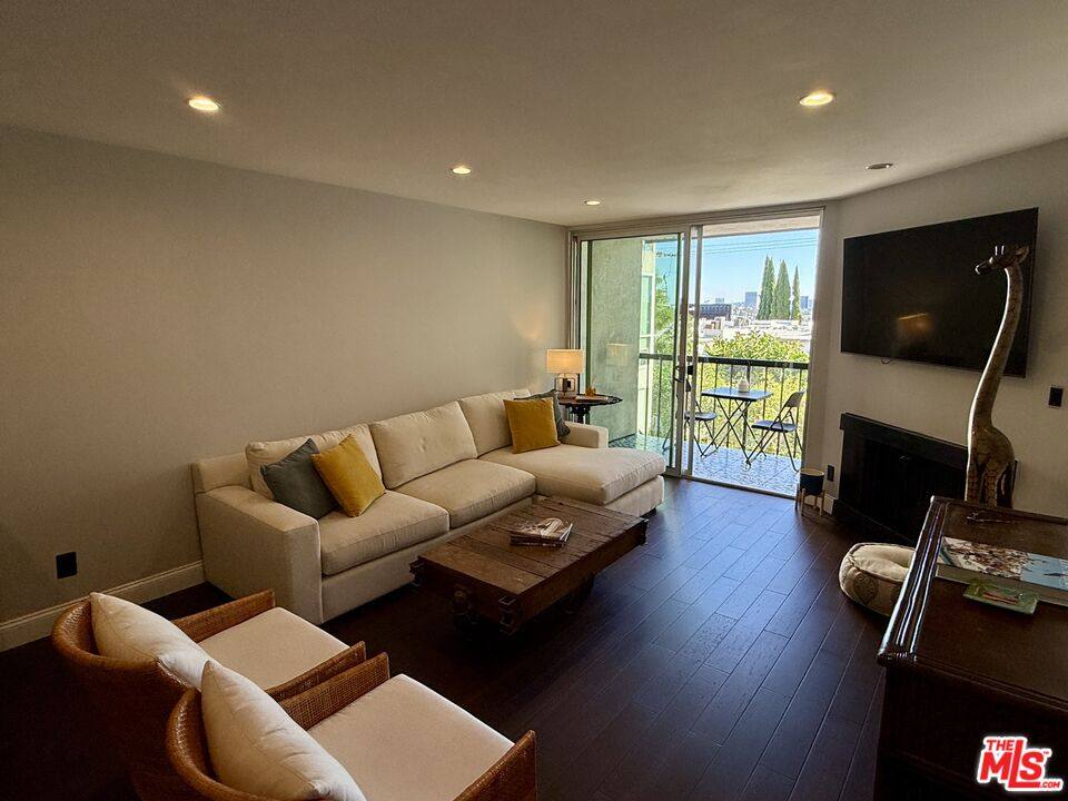 Condo for rent at 8530 Holloway Dr #318, West Hollywood, CA 90069