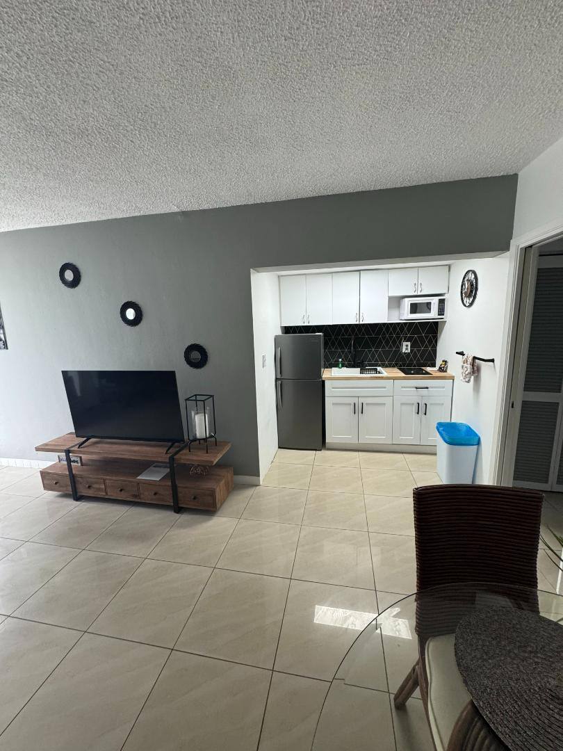 Apartment for rent at 1001 S Riverside Dr #203, Pompano Beach, FL 33062