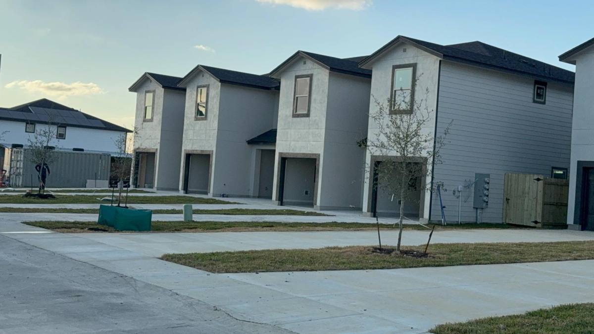 Townhouse for rent at 8319 Via Pisa #102, San Antonio, TX 78227