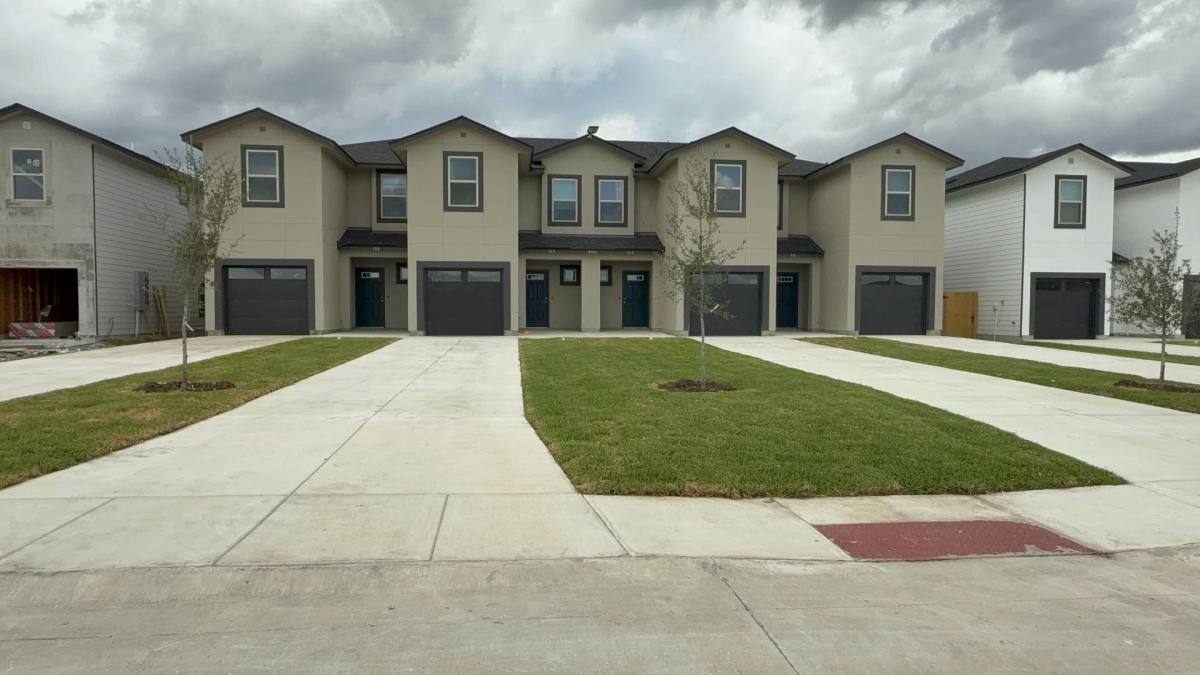 Townhouse for rent at 8319 Via Pisa #102, San Antonio, TX 78227