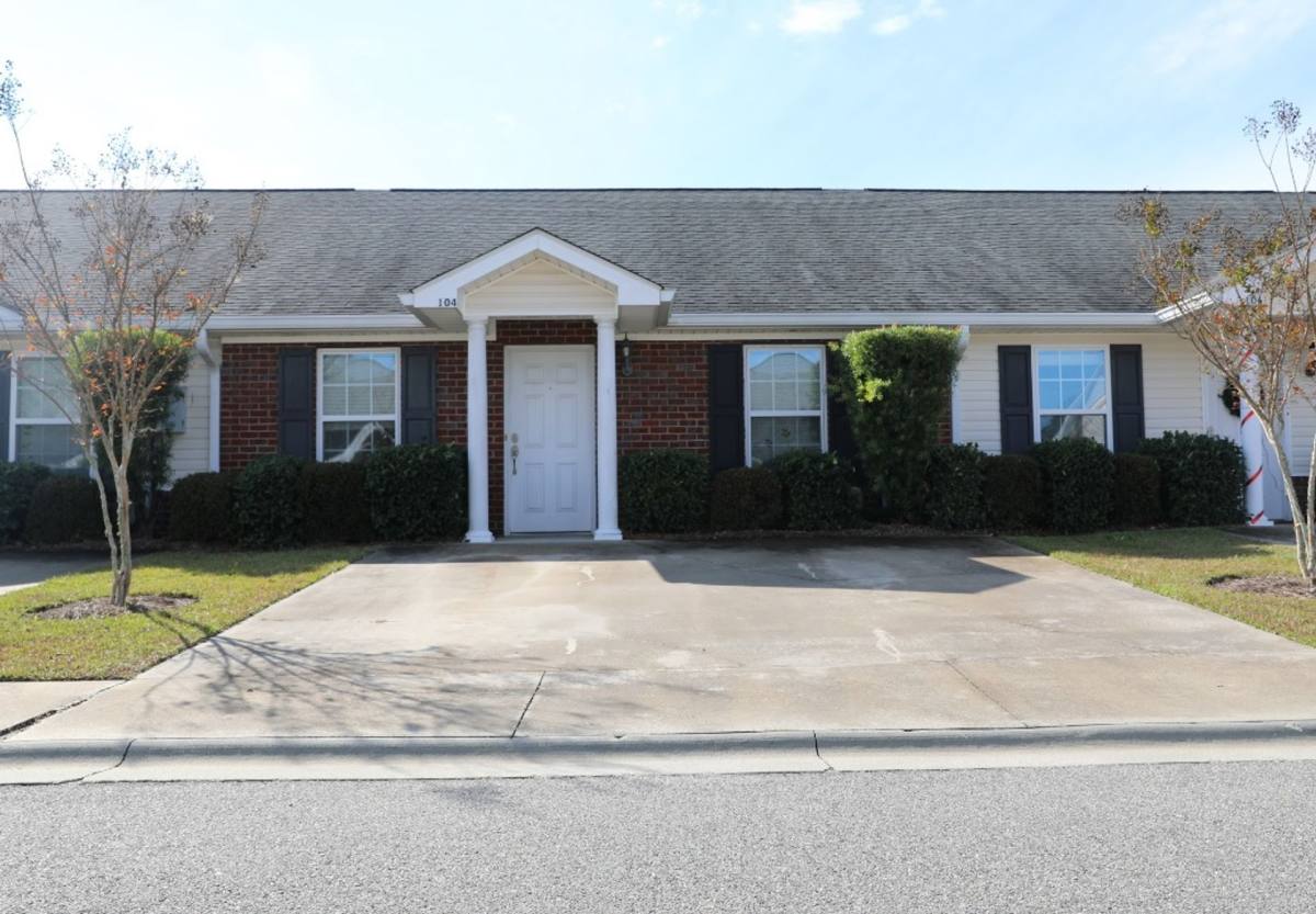 Townhouse for rent at 302 Parade Court, Rincon, GA 31326