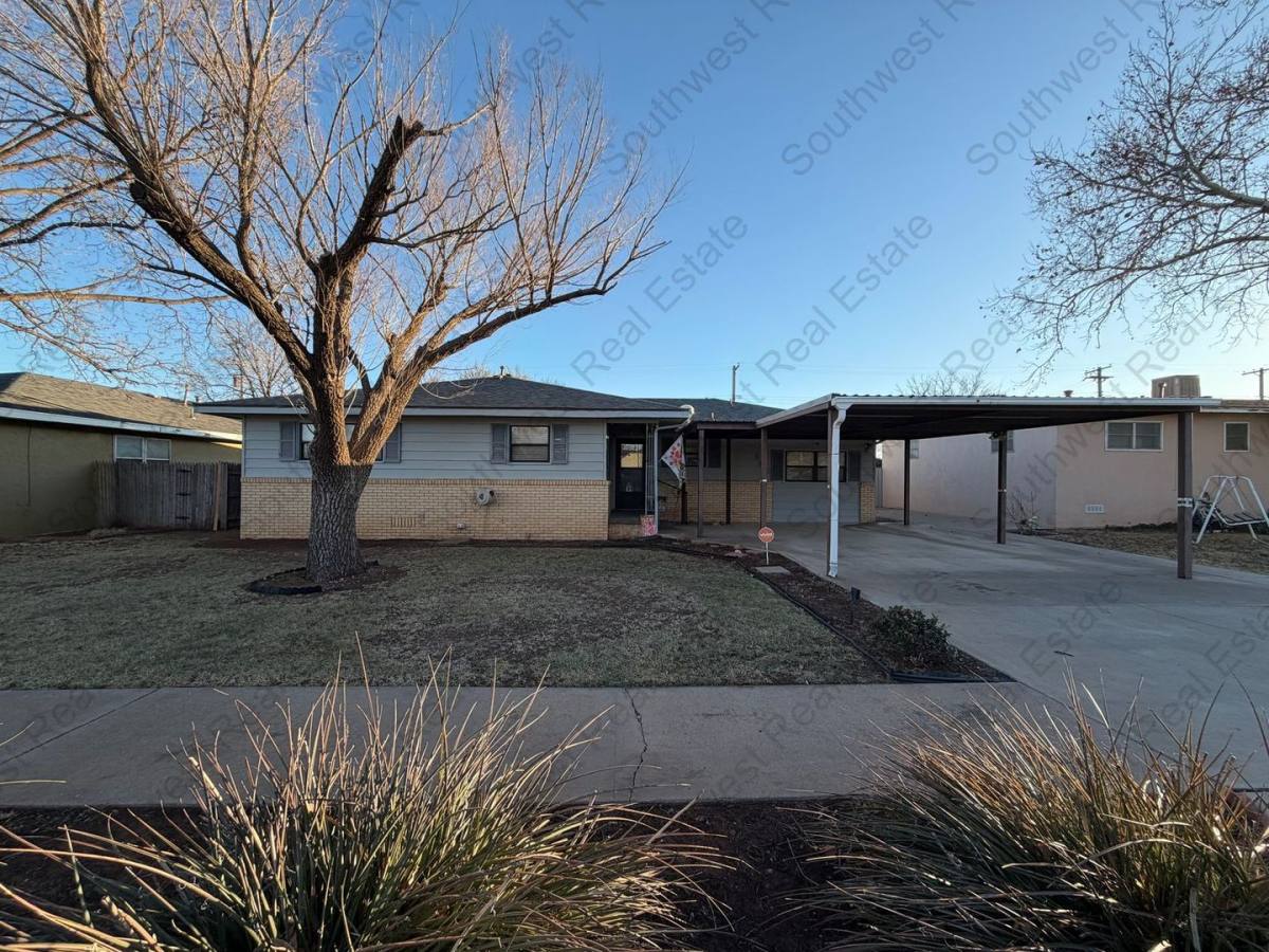 605 W 17th St, Clovis, NM 88101 - House For Rent - Image 1