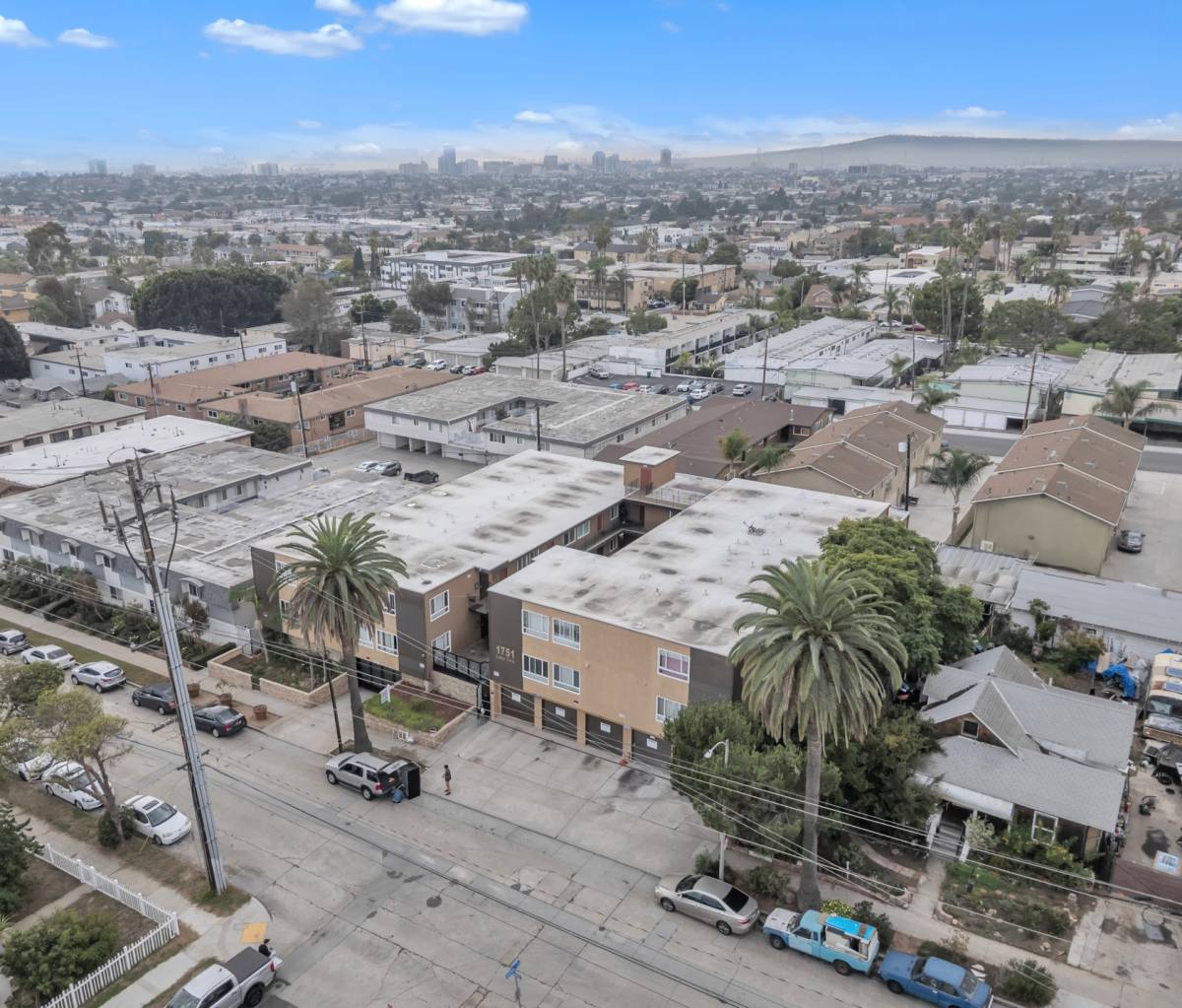 Apartment for rent at 1751 Loma Ave, Long Beach, CA 90804