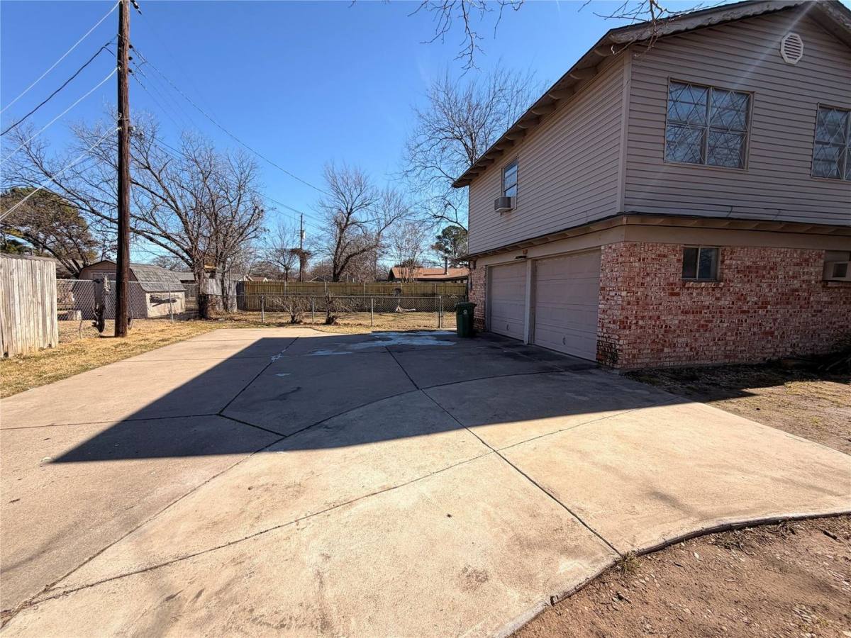 House for rent at 1416 Norwood Dr, Hurst, TX 76053