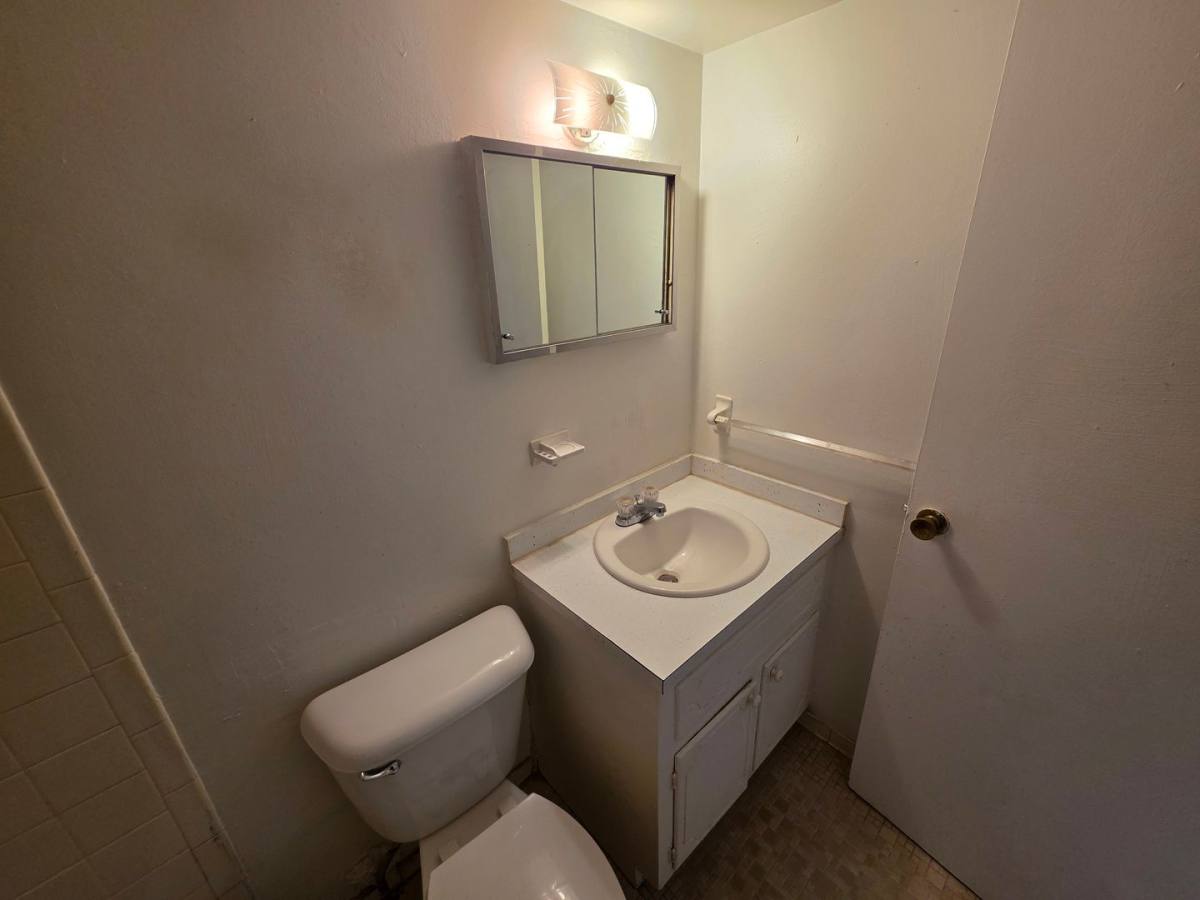 Apartment for rent at 935, 937, 939, 941, 943 Holladay St, Portsmouth, VA 23704