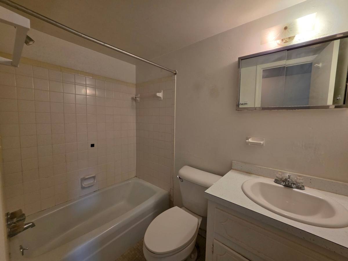 Apartment for rent at 935, 937, 939, 941, 943 Holladay St, Portsmouth, VA 23704