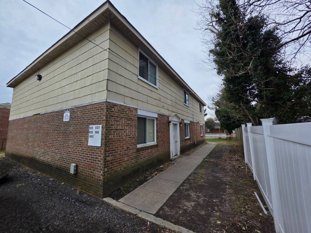 Apartment for rent at 935, 937, 939, 941, 943 Holladay St, Portsmouth, VA 23704