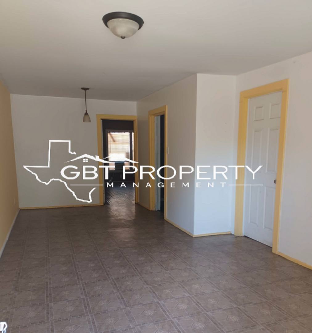 Apartment for rent at 205 - 207 Davis St, Longview, TX 75602
