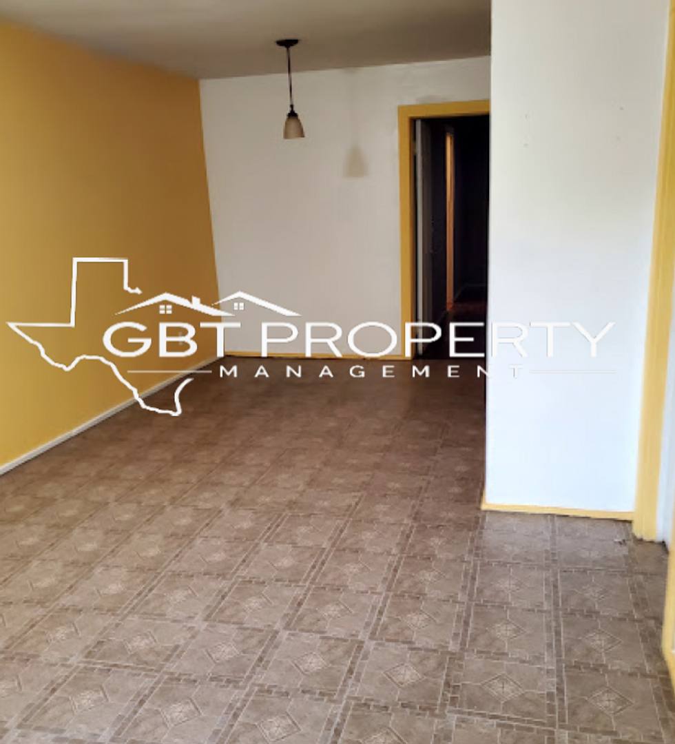 Apartment for rent at 205 - 207 Davis St, Longview, TX 75602