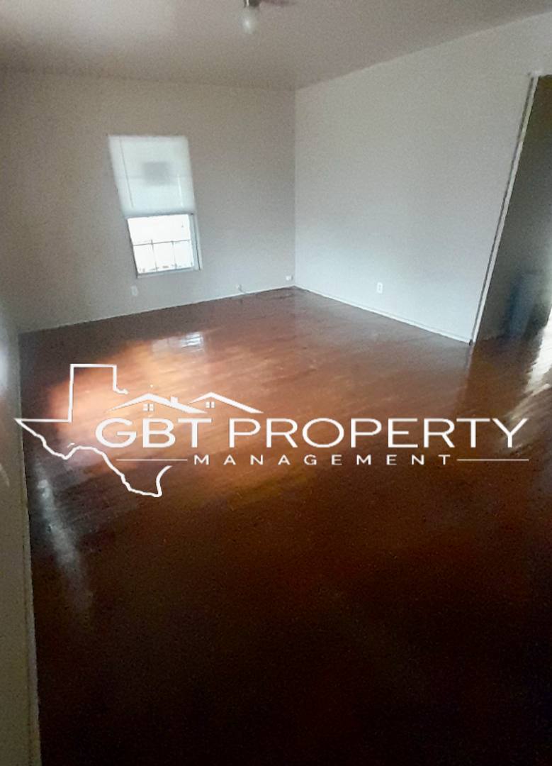 Apartment for rent at 205 - 207 Davis St, Longview, TX 75602