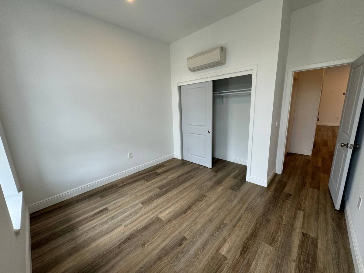 Apartment for rent at 322 Vine St, Camden, NJ 08102