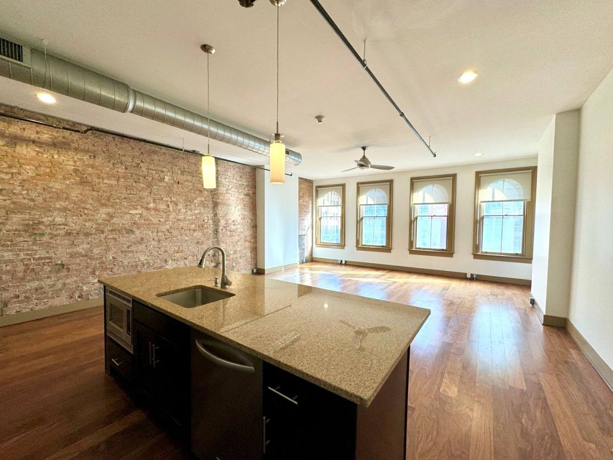 Apartment for rent at 641 Walnut St, Cincinnati, OH 45202