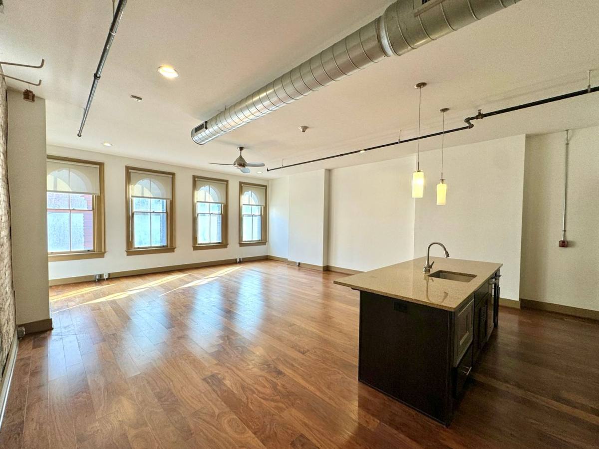 Apartment for rent at 641 Walnut St, Cincinnati, OH 45202