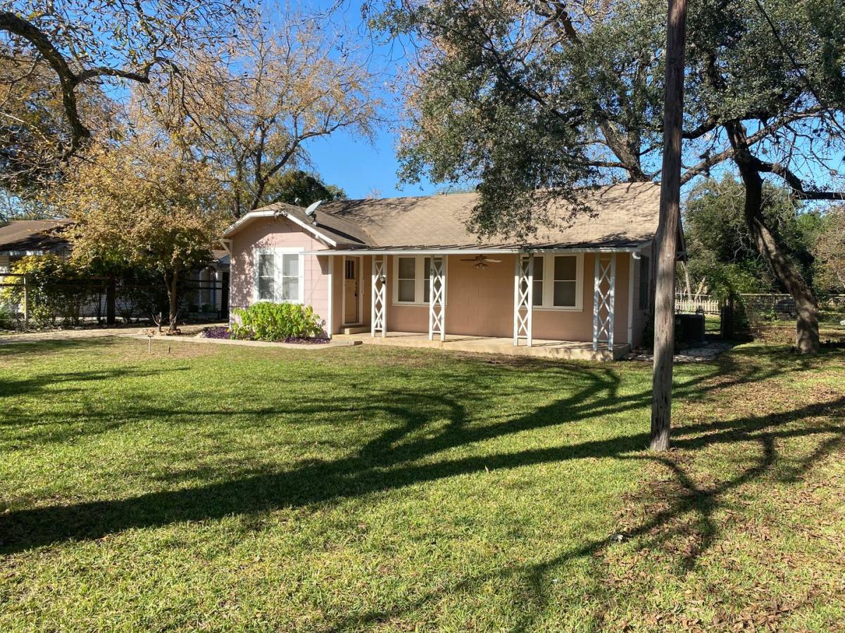 House for rent at 933 Beck St, Schertz, TX 78154