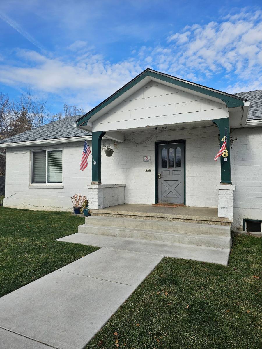 Apartment for rent at 418 SW G St, Madras, OR 97741