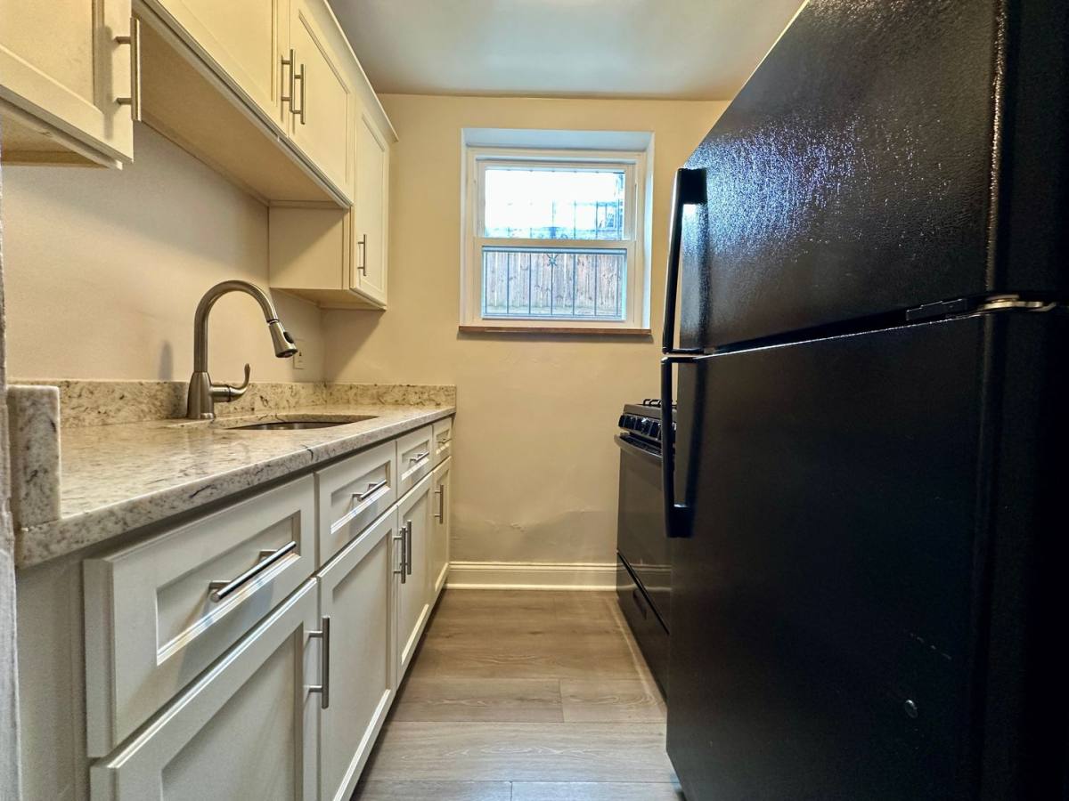 Apartment for rent at 5927 Walnut St, Pittsburgh, PA 15232