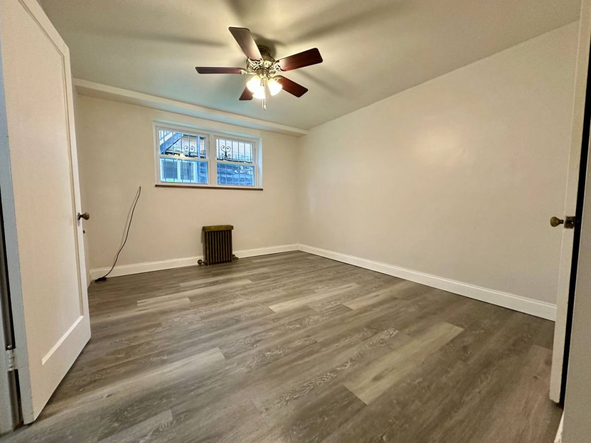 Apartment for rent at 5927 Walnut St, Pittsburgh, PA 15232