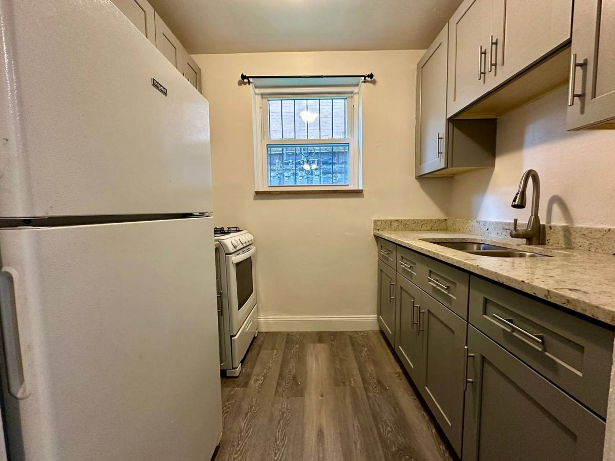 Apartment for rent at 5927 Walnut St, Pittsburgh, PA 15232